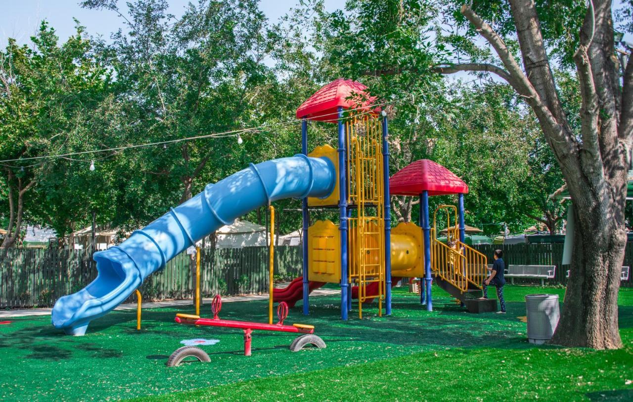 Hotel בלום ווילג' - קייקי כפר בלום Esterno foto